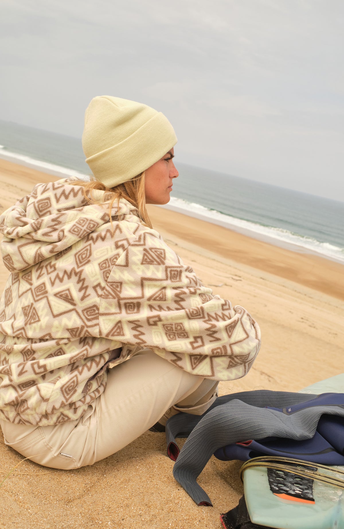 Superfleece Hoodie mit Halbreißverschluss | Grey Retro Ikat