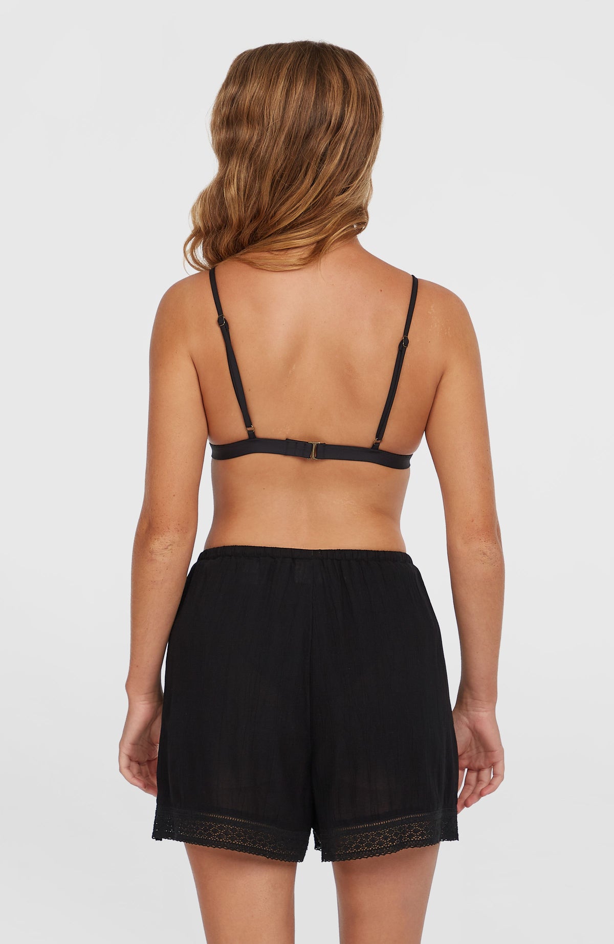 Essentials Shorts mit Stickerei | Black Out