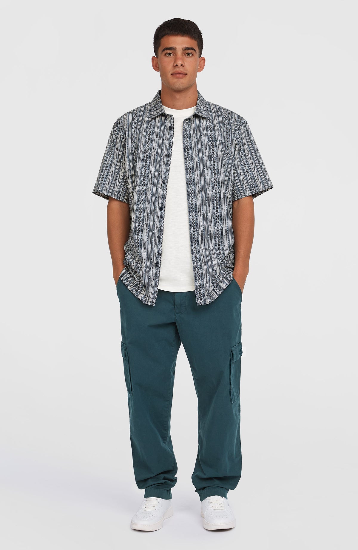 Essentials Cargohose | Alma Steel