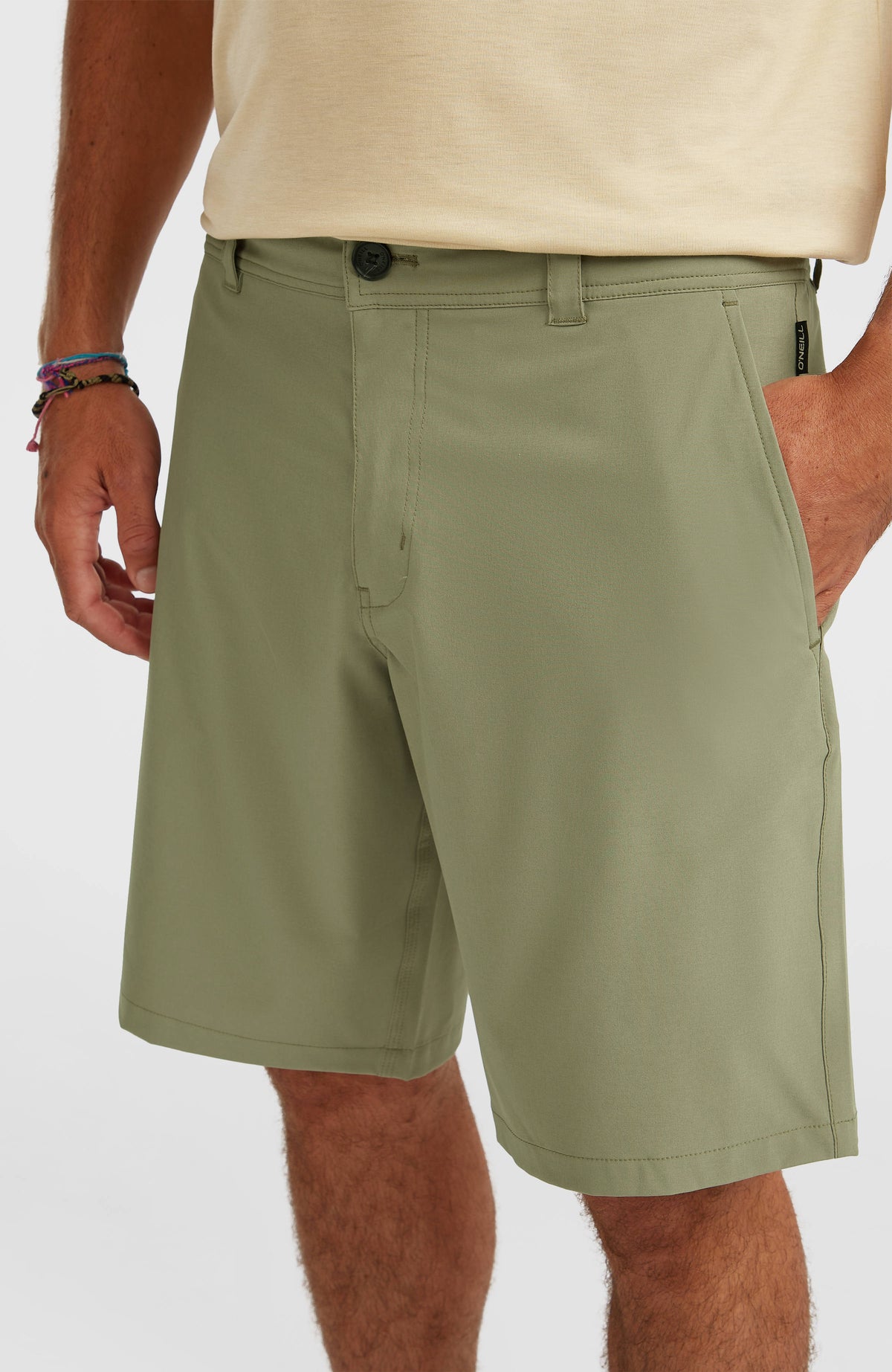 Hybrid 19'' Shorts | Avery Fern