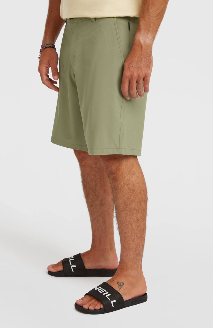Hybrid 19" Shorts | Avery Fern