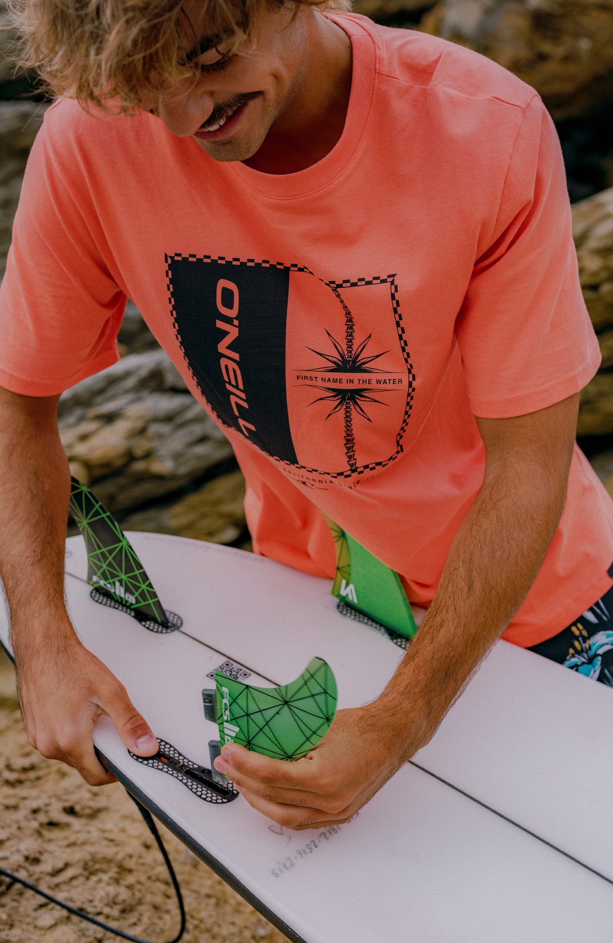 Mix and Match Palm T-Shirt | Living Coral