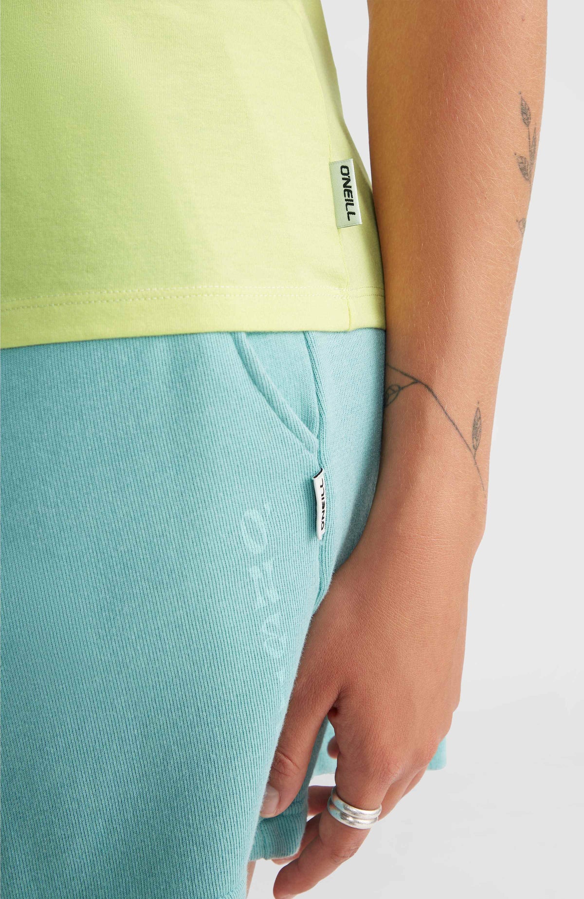 Essentials Racerback-Tanktop | Sunny Lime