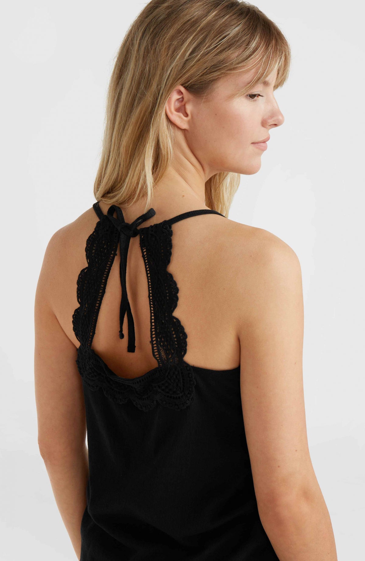 Essentials Ava Tanktop mit Spitze | Black Out