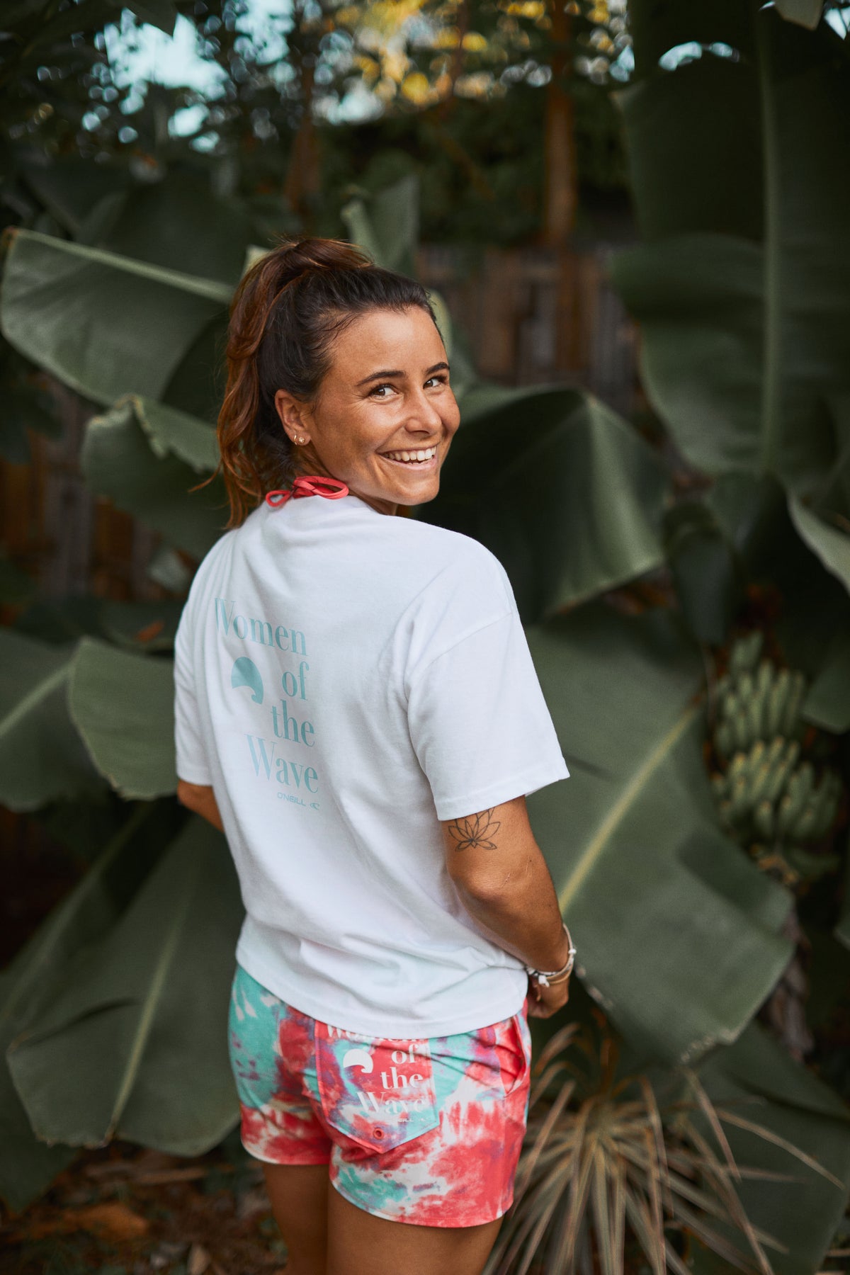 Women of the Wave T-Shirt | Snow White