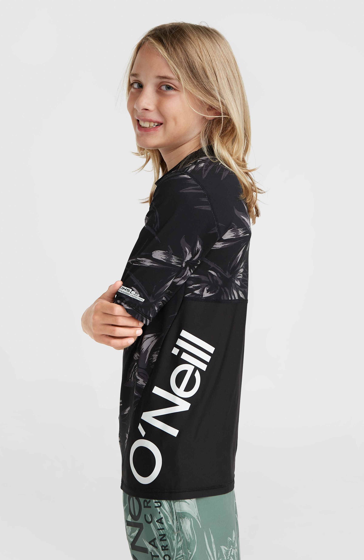 Mix and Match Crazy Shortsleeve-Schwimmshirt | Black Tonal Tropican